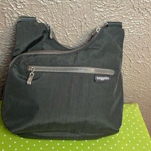 Baggallini crossbody bag
